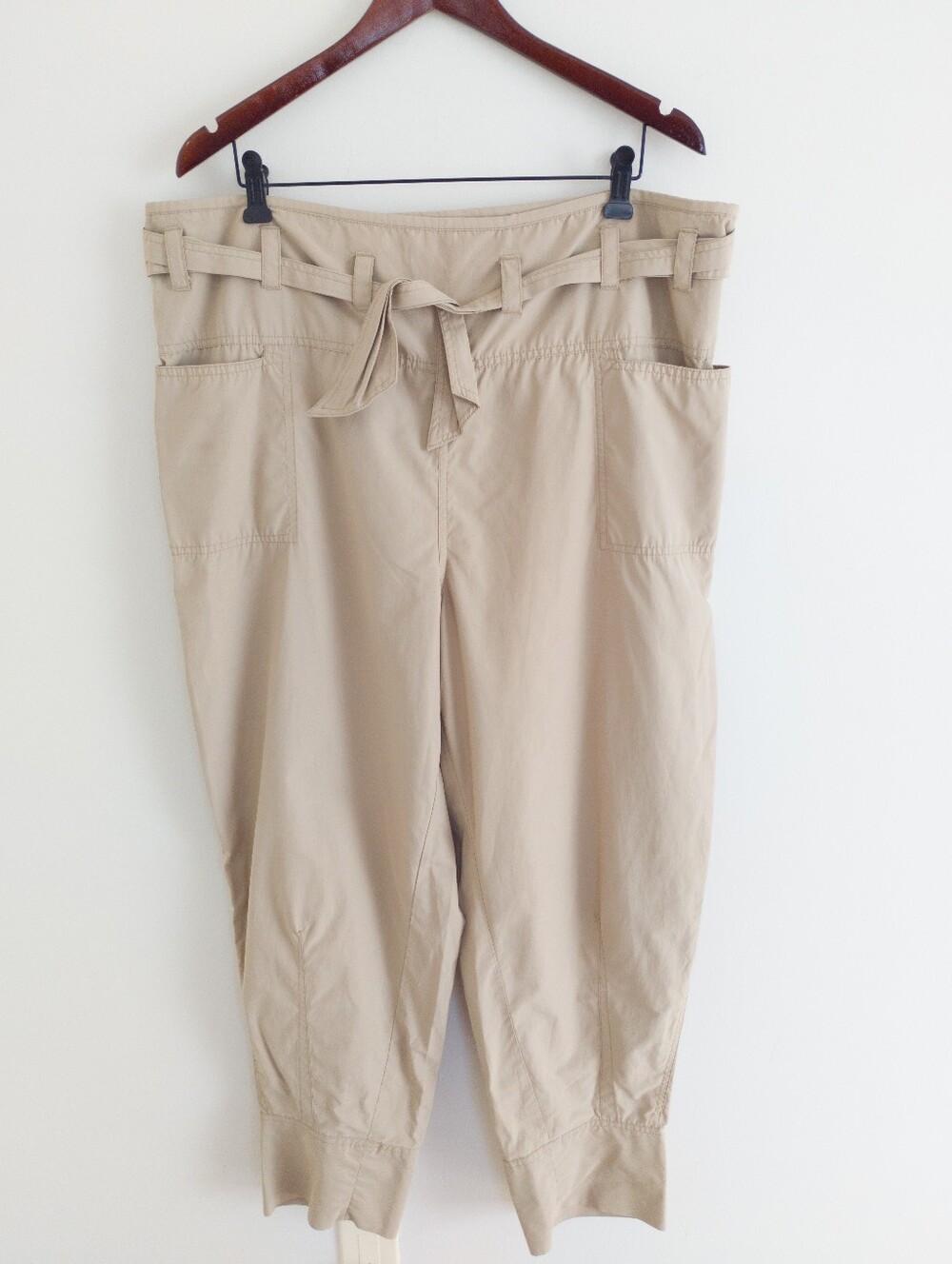 BITTE KAI RAND Fukkura Beige Belted Tie Waist Cropped Balloon Pants Medium